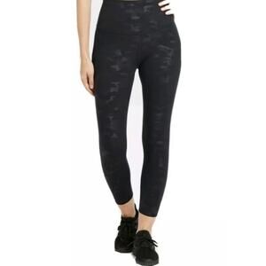 EUC All In Motion Black Camo High Rise Leggings Size M 25” Inseam Workout Tights